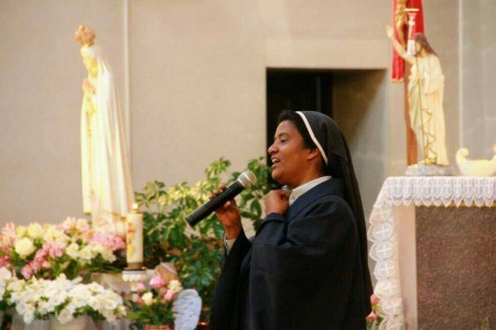 Сестра Ліджі Паяпіллі просила пробачення для всіх перед Пресвятими Дарами