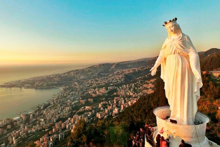 Ливан - країна, в якій одночасно можна побувати і в засніжених горах, і на спекотному морі
