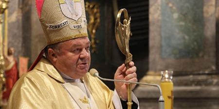 "Не можна обмежувати доступ до Церкви невакцинованим людям!" - єпископ Мар'ян Бучек