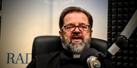 Чому варто молитись до святих, і чим вони можуть нам допомогти? - пояснює отець Міхал Бранкевич