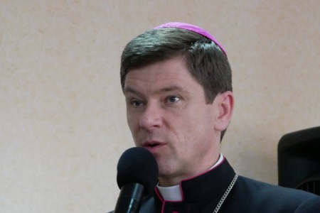 Єпископ Віталій Кривицький: "Є спроби втягнути РКЦ в політику"