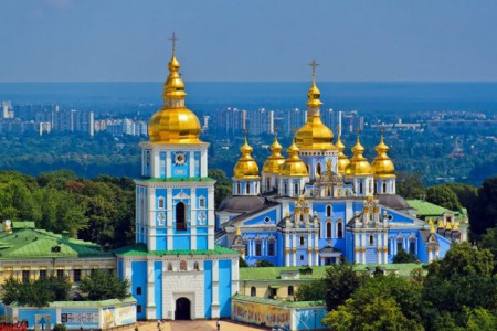 "У XVIII столітті третя частина Київської області була у володінні Михайлівського монастиря", - отець Михаїл Карнаух