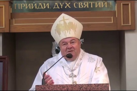 "Церква не у змозі затримати хвилю міграції молоді з України", - владика Мар'ян Бучек