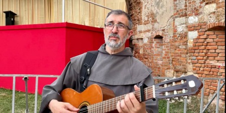Кармеліт, монах, музикант, екзорцист отець Максиміліан Подвіка розповідає про своє покликання