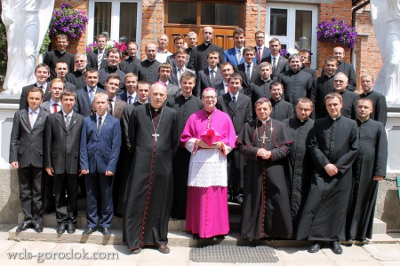 Апостольський нунцій вперше у семінарії в Городку