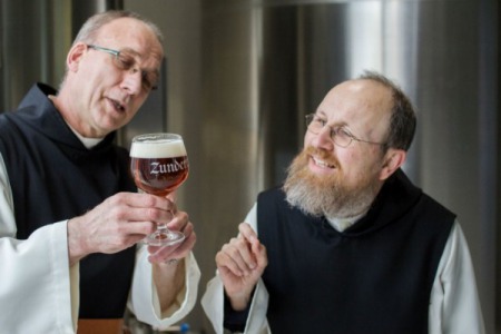 Отець Петро Лопатинський про чернечий піст, вживання монахами пива, вина і м'яса.