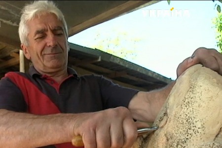 Скульптор з Вінниччини про вертеп з дерева, рекордні досягнення та любов до села