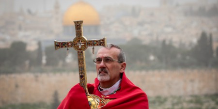 Просіть Бога про мир. "Не дозволяйте ненависті входити у ваше серце", - патріарх Єрусалиму, кардинал П’єрбаттіста Піццабалла