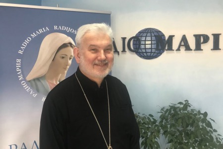Єпископ Йосип Мілян: "Рішення стати ченцем мені далось не просто. Я люблю дітей і не міг змиритися зі своїм вибором. Коли бачив батька з сином, мене трясло"