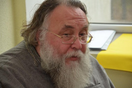 Отець Олександр ЧУМАКОВ: "Якщо священик недовірок, то люди будуть недовірками доти, доки не зіткнуться реально з атакою сатани"