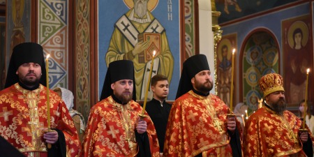 Як виглядає побут православного монаха? Що можна і що заборонено тримати у келії? Який процес прийняття до православного монастиря?