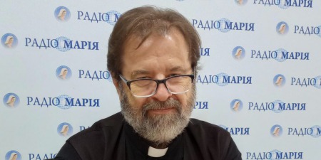 "Церква показує, що ми можемо стати справжніми працівниками миру, який приносить Ісус Христос," - отець Міхал Бранкевич