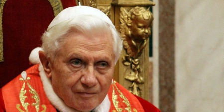 "Його спадщина ще довго надихатиме інших", - о.Вальдемар Павелець про Папу Бенедикта XVI