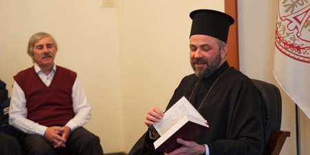 "Це перший такий переклад в новітній історії православ'я в Україні", - єпископ Михайло про видання богослужбового Апостола