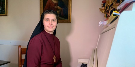 "Гнітить, що маю таку увагу з боку ЗМІ, але вбачаю у цьому Боже провидіння!" - сестра Марія Слєпченко про успіх у конкурсі та мрію розбудувати монастир
