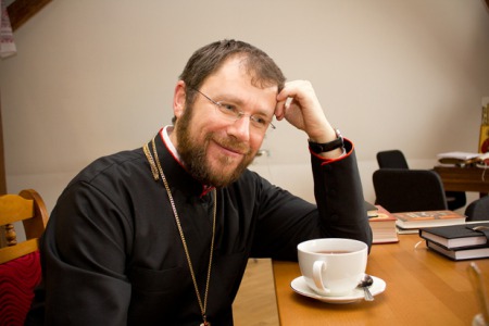 "Найбільше моє хобі - це гра у футбол", - єпископ помічник МГКЄ Ніл Лущак