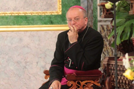 Владика Ян СОБІЛО: "До мене щодня приходять люди з питанням, коли я буду роздавати мільйони євро, які отримав з Ватикану"