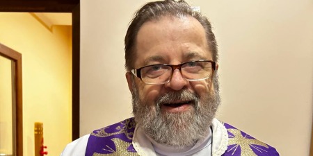 Кому належить місія навчати в Церкві?