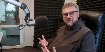 "Не бійтесь поганих лідерів! Бійтеся поклоніння хорошим лідерам!" - о. Віталій Козак
