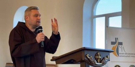 "Гідність - це бути дитиною Бога. Без правди немає свободи й розуміння, ким я є", - о.Олександр Могильний