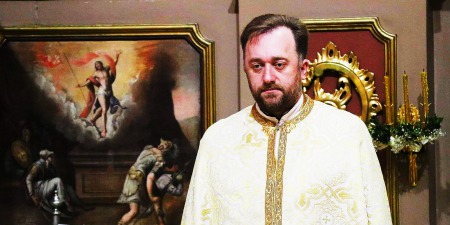 "Говорю дуже відповідально: знаю випадки, коли депутати різних рівнів купували собі ШВЛи замість того, щоб жертвувати їх в лікарні. Це є верх цинізму!" - Отець Юстин Бойко