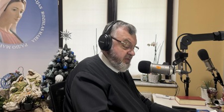 "Одягніться у повну зброю Божу, щоб ви могли дати відсіч хитрощам диявольським" (Еф.6:11)