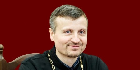 «Ієрархія, влада і благодать: складна музика симфонії Церкви і держави»