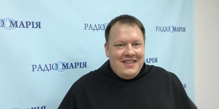 "Священник, ряса та молитва діють, як вогонь на людей, які відійшли від Бога", - отець Мар'ян Мельничук