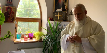 "Світ хоче нас роздягати, а Бог - одягати в свою благодать", - о.Андрій Немченко