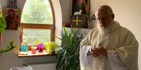 "Світ хоче нас роздягати, а Бог - одягати в свою благодать", - о.Андрій Немченко