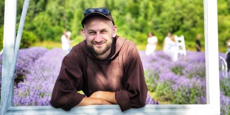 "Дух Святий - директор, а я лише послушний", - брат Матвій Подоляк, капуцин, директор ШХЖіЄ Діви Марії з Назарету