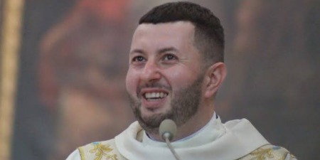 "Коли серце живе у ритмі Розарію роками, молитва формує мову любові", - о.Юрій Голотюк