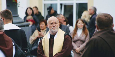 "Коли ми прославляємо Бога, то постійно нагадуємо дияволу, що Ісус переміг, Ісус воскрес, Він живий, переміг смерть!" - о.Матвій Стибурський OFMCap