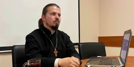 "Читайте твори отців Церкви. Вони пізнали Бога не теоретично, а всім своїм серцем", - отець Олег Кіндій