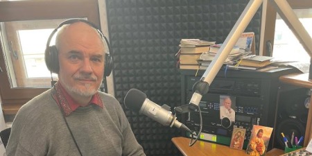 Новий голос &laquo;Радіо Марія&raquo;: до родини радіостанції долучився актор і журналіст Кирило Булкін