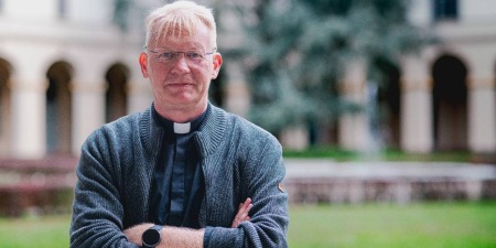 Blackout в Україні: лайфхаки від о.Олексія