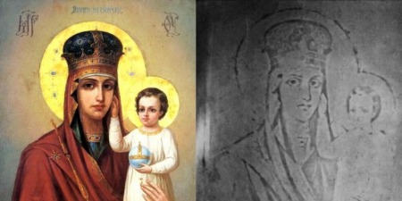 Малюючи образ, черниця нічого не їла, окрім Святого Причастя, потім перед образом зцілилася глухоніма дівчинка. Вона вказала на ікону, і сказала що тьотя на неї дмухнула.