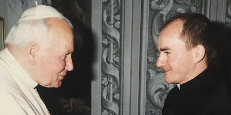"Він говорив і слухав людину так, ніби кожен був важливим", - єпископ Ян Собіло про Йоана Павла II
