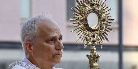 "Чи ти любиш Мене більше, ніж оці?" - коментар Євангелія дня