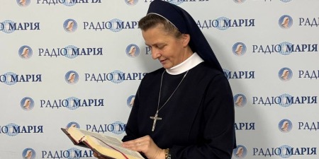 "По-людськи здавалося б, усе проти неї, але її любляче серце стало найбільшою зброєю", - сестра Марта Пшивара про Естеру