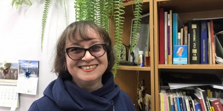 Слідування календарним традиціям - це примітивне обрядовірство чи декоративний антураж?