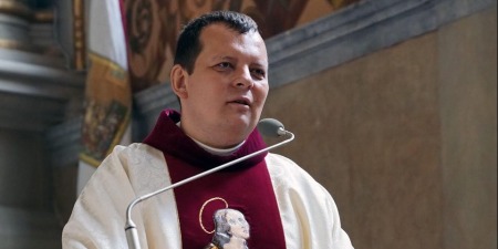 "Багато людей виходячи з храму не мають свідомості Бога", - отець Кшиштоф Бузіковський