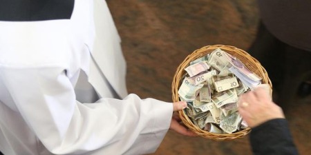 Чи має свята Меса свою ціну? Про гроші, пожертви та справжню ціну церковного служіння
