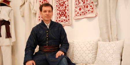 Вишиванка як молитва: символи, традиції й сучасність у розмові з Юрієм Мельничуком