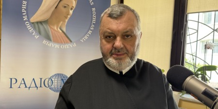 "Христос як &laquo;Світло світу&raquo;, що розсіює темряву гріха", - отець Василь Іванів