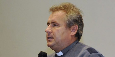 Як пережити складний час вимушеної розлуки з родиною? - о.Вальдемар дає поради