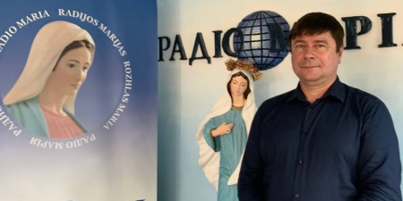 "Тому допомагаю, що він є людина", - Кшиштоф Кава про працю з бездомними