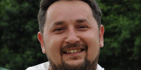 "Собаки гавкають - віз їде!" - отець Михайло Романів про заздрісників, Почесну нагороду, 80 літрів борщу для військових та співпрацю з Ірмою Вітовською, Сергієм Бабкіним і Дмитром Монатіком
