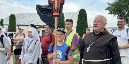Кремлівський фараон впертий, але ви робіть своє. Не полишайте віру, що війна закінчиться швидко"  - єпископ Станіслав Широкорадюк