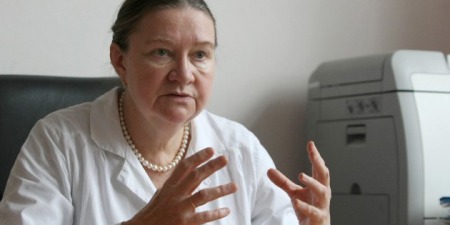 "В оточуючому середовищі распіраторний вірус та коронавірус живе недовго від 6 до 12 годин", - лікар-епідеміолог Алла Мироненко